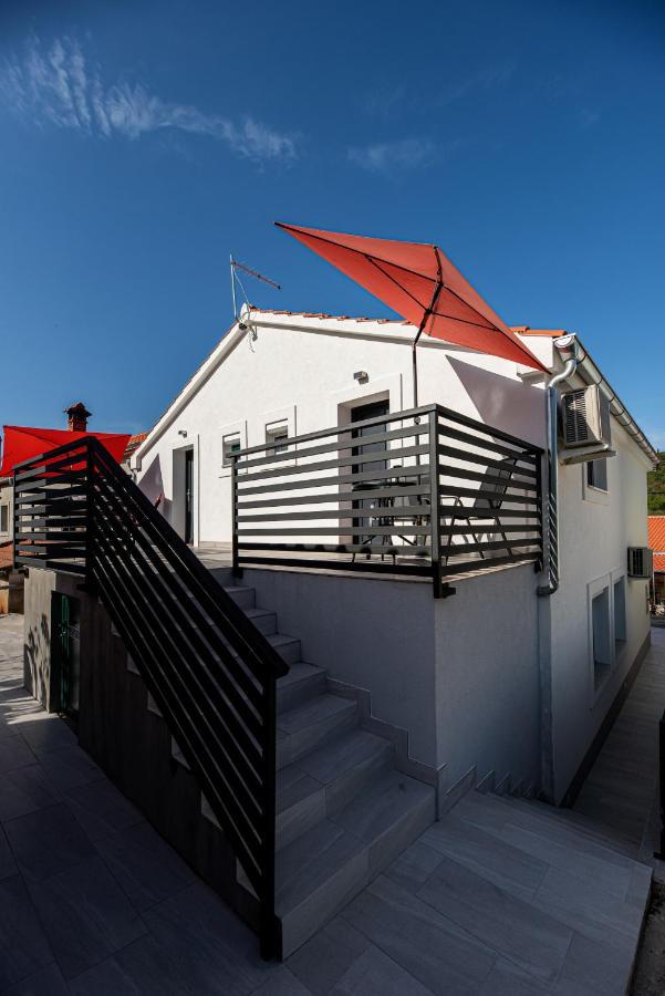 Il Dono Del Mare - Island Iz Apartment Veli Iz Exterior photo